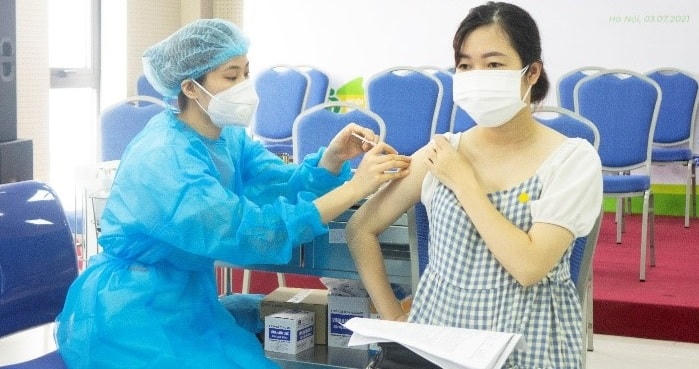 Tiêm vaccine là biện pháp tốt nhất để phòng ngừa Covid-19.   Ảnh: Thùy Linh