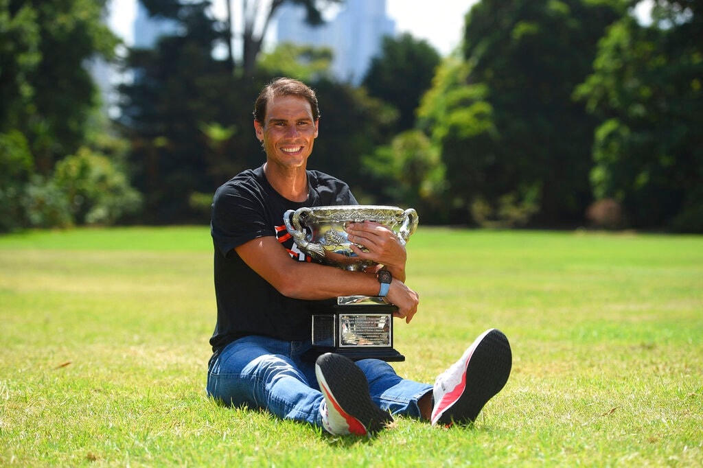 Rafael Nadal là tay vợt đầu tiên trong lịch sử giành 21 Grand Slam.