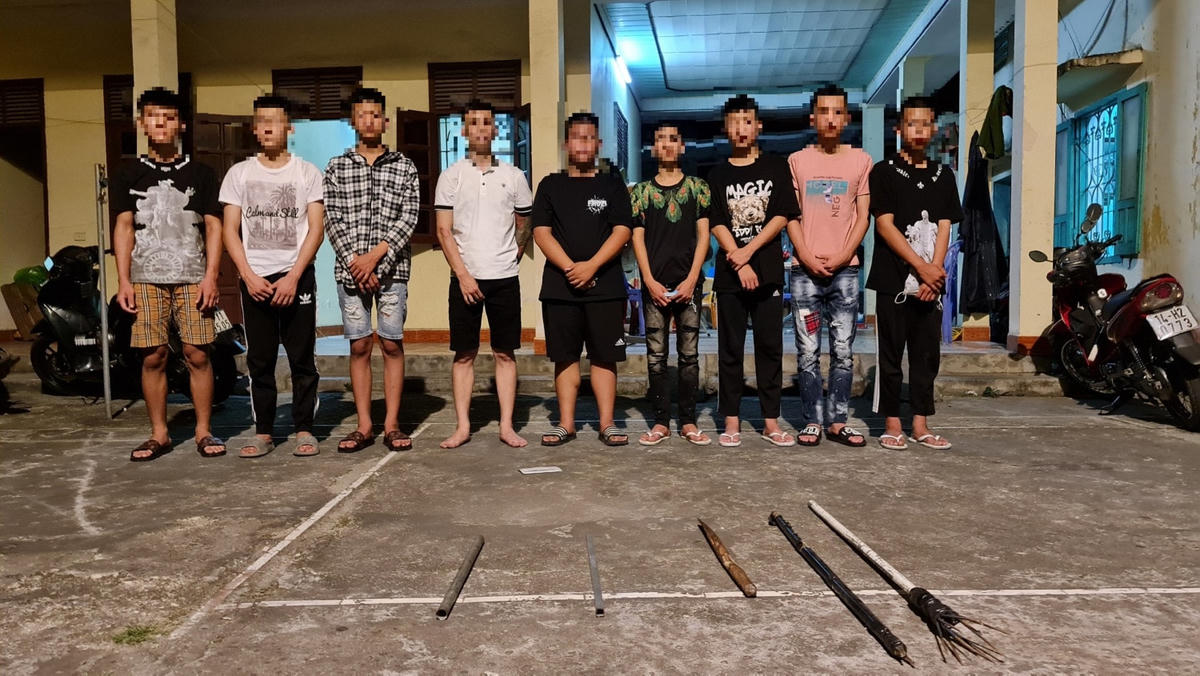 Trước đó, ngày 3/6, lực lượng Công an TP Uông BÍ cũng vừa ngăn chặn 1 vụ xô xát giữa 2 nhóm thanh thiếu niên.
