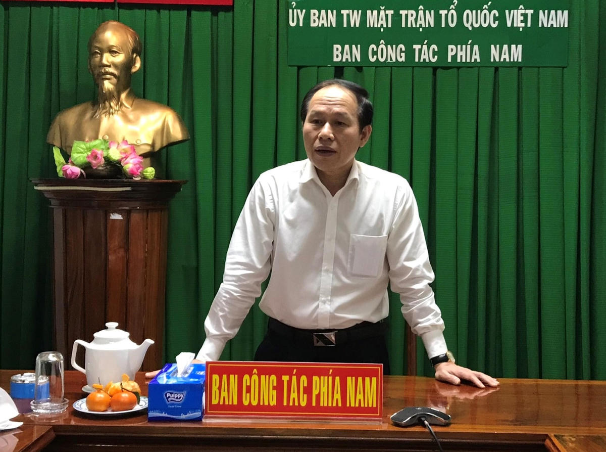 Phó Chủ tịch - Tổng Thư ký Lê Tiến Châu phát biểu tại buổi làm việc với Ban Công tác phía Nam.