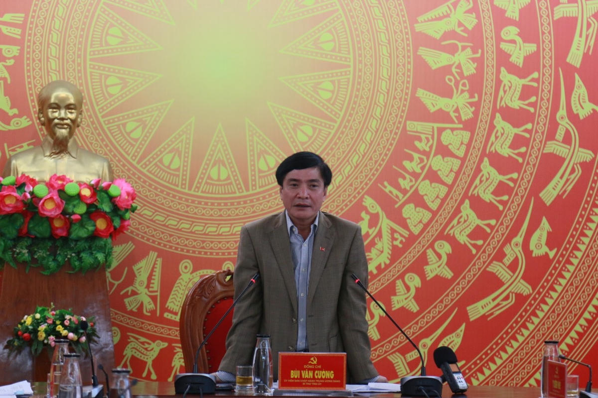Ông Bùi Văn Cường, Bí thư Tỉnh uỷ Đắk Lắk phát biểu tại buổi làm việc.