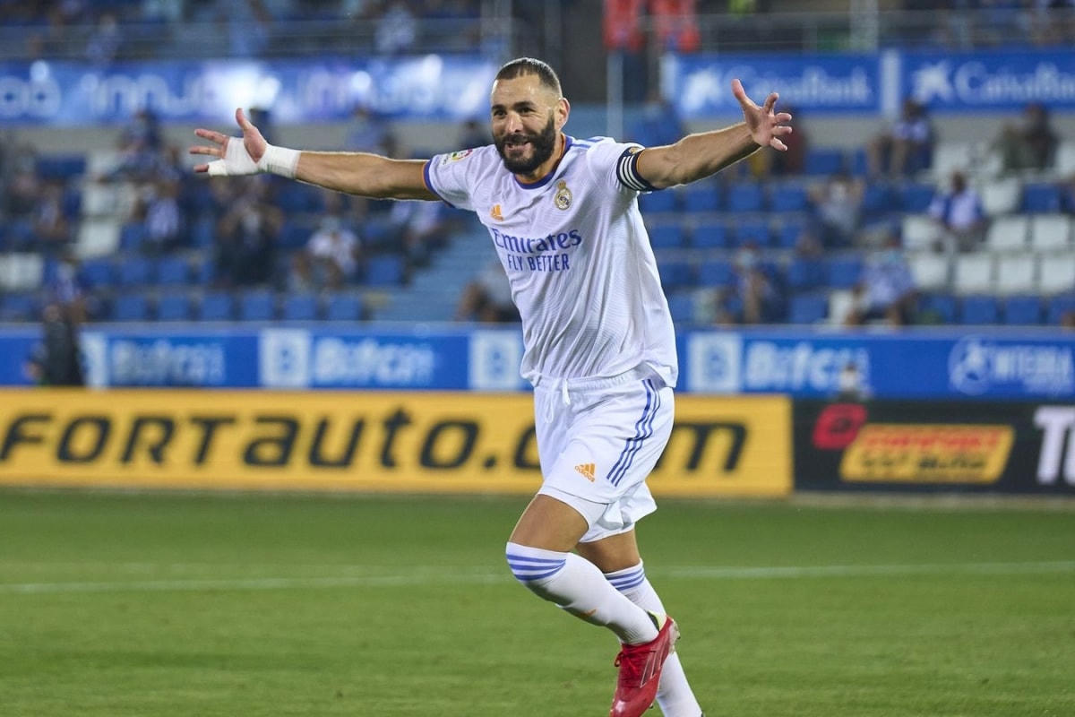4. Karim Benzema | Tuổi: 33 | CLB: Real Madrid | Định giá chuyển nhượng: 25 triệu Euro