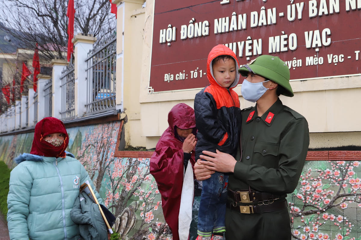Thanh niên vùng cao biên giới lên đường nhập ngũ