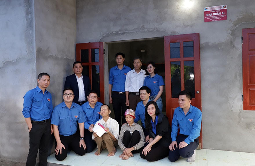 Tuổi trẻ Agribank với hoạt động an sinh xã hội chào mừng kỷ niệm 33 năm thành lập Agribank và 90 thành lập Đoàn thanh niên Cộng sản Hồ Chí Minh