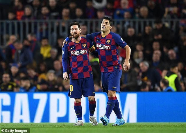 Messi không hài lòng khi Barcelona bán Luis Suarez.