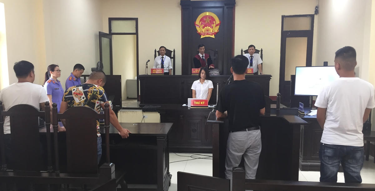 Quang cảnh phiên tòa.