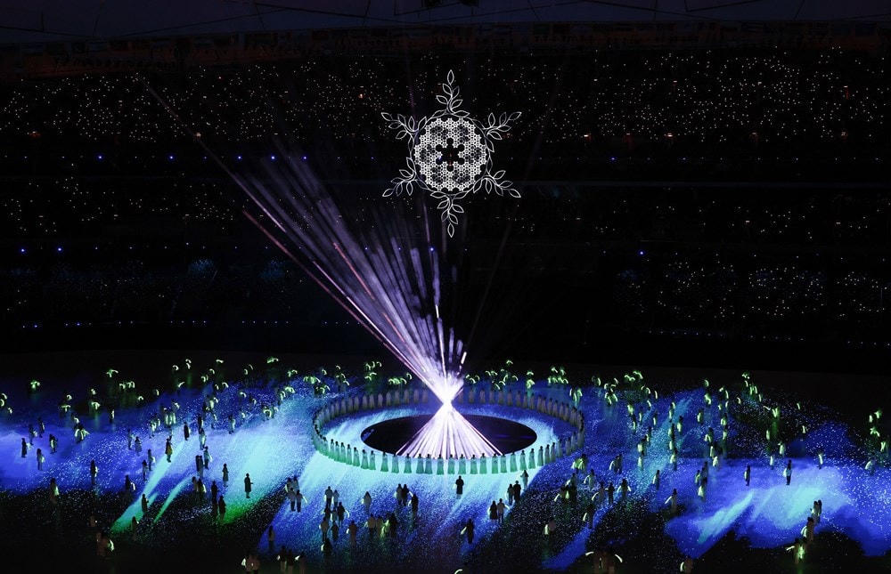 Các nghệ sỹ biểu diễn tại lễ bế mạc Olympic mùa Đông Bắc Kinh 2022, Trung Quốc, ngày 20/2/2022. (Ảnh: THX/ TTXVN).