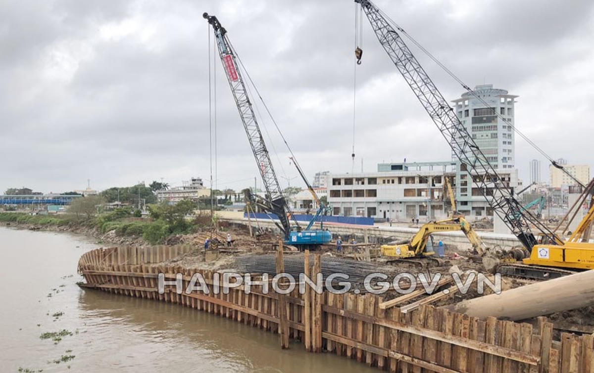 Hải Phòng đang đẩy nhanh tiến độ xây dựng cầu Rào 1, cầu kết nối khu vực nội thành cũ với khu du lịch Đồ Sơn, cao tốc Hải Phòng – Hà Nội.