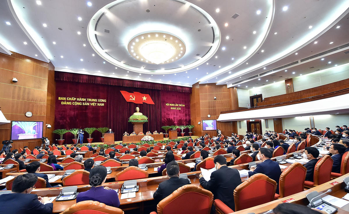 Các đại biểu dự Hội nghị đã nêu cao tinh thần trách nhiệm, phát huy dân chủ, thảo luận sôi nổi, tâm huyết, trách nhiệm, đóng góp nhiều ý kiến sâu sắc vào các Tờ trình, Báo cáo và các nội dung của Hội nghị. Ảnh: VGP.