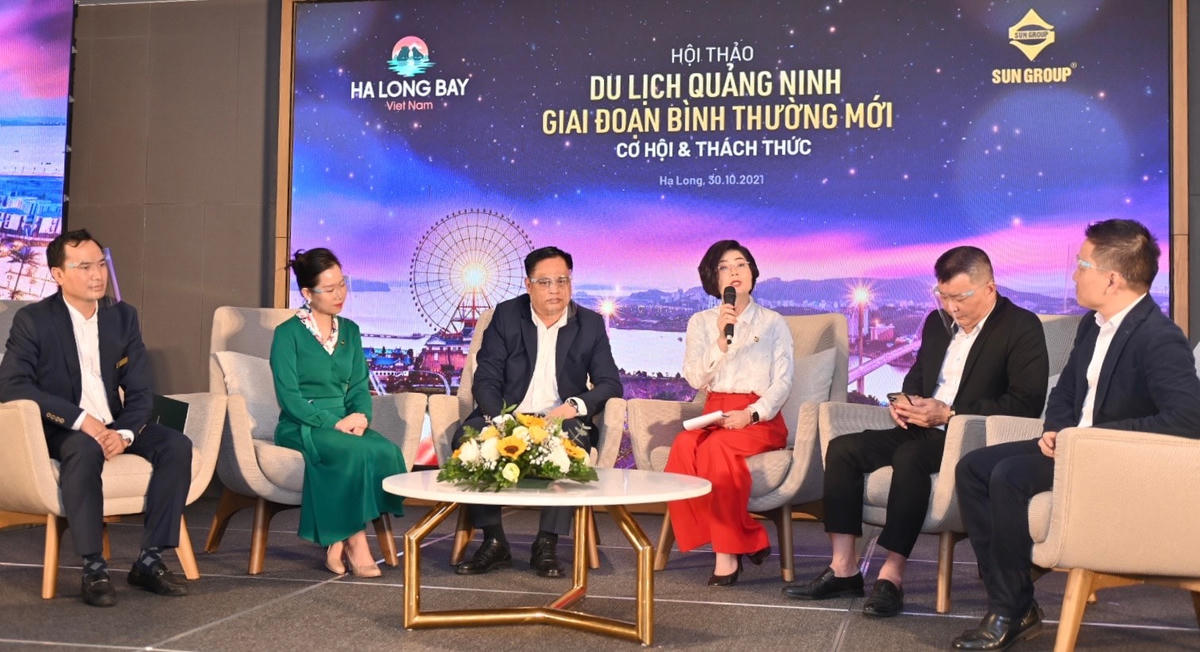 Các đại biểu thảo luận tại hội thảo.
