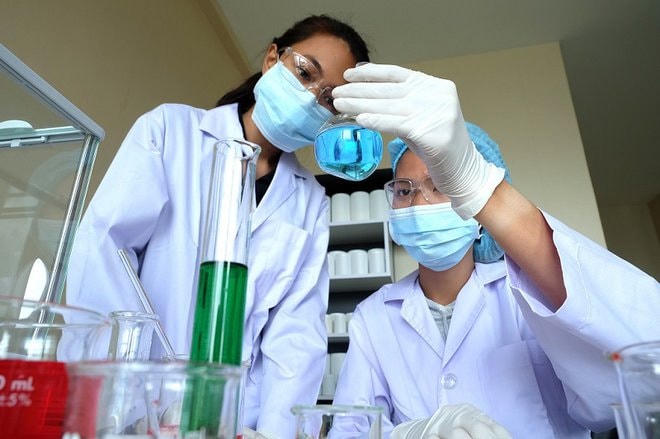 Năm 2022, nhiều trường đại học có đào tạo ngành Y đưa ra tổ hợp môn xét tuyến không có môn Sinh học. Ảnh minh họa.