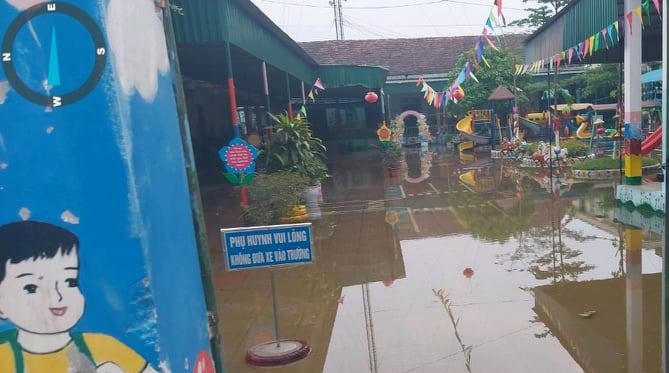 Sự việc khiến nhiều phụ huynh bức xúc.