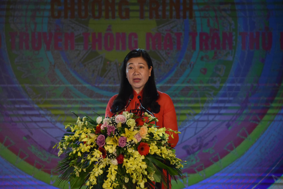 Bà Nguyễn Lan Hương, Chủ tịch Ủy ban MTTQ Việt Nam thành phố Hà Nội phát biểu tại buổi lễ.