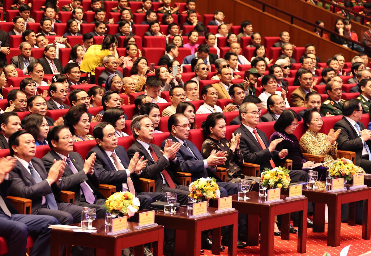 Các đại biểu tham dự lễ tuyên dương.