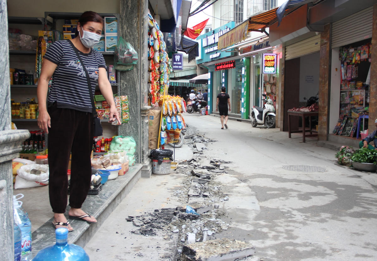 Đường phố Mễ Trì bị ‘cày nát’ vì dự án cải tạo đường ống nước sạch