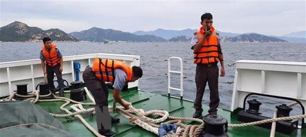 Điều thêm 2 tàu kiểm ngư tìm kiếm 26 ngư dân Bình Định mất tích