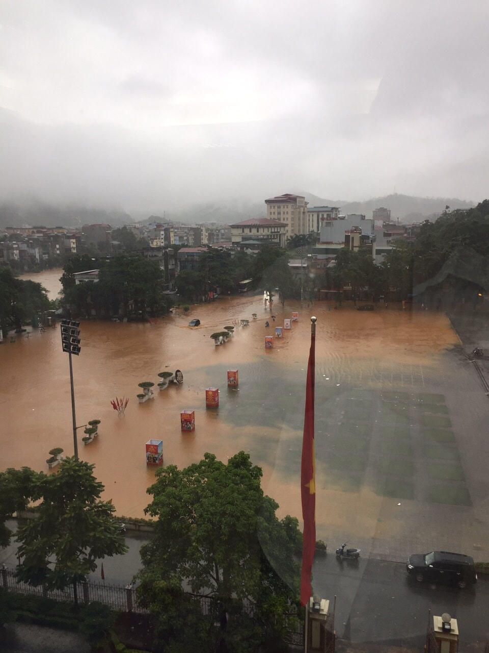 Mưa lớn gây ngập lụt cục bộ thành phố Hà Giang.