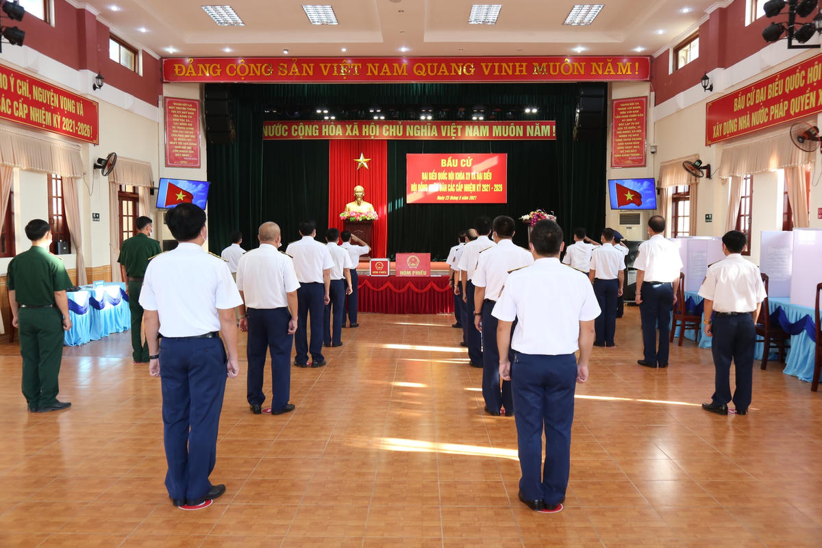 Quang cảnh buổi bầu cử ở BTL Vùng CSB 2.