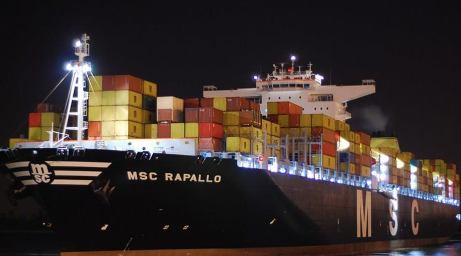 Tàu MSC RAPALLO cứu được 4 thuyền viên trên tàu VAN DON ACE. (Ảnh: Cục Cứu hộ cứu nạn cung cấp).