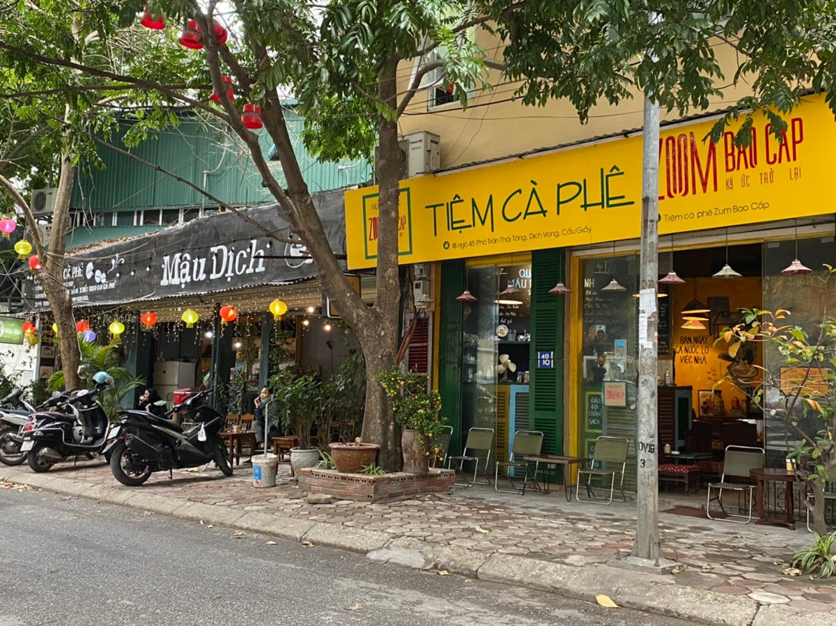"Phố cafe" ở ngõ 1 Trần Thái Tông trở lại không khí thường ngày. Ảnh: Lan Anh. 