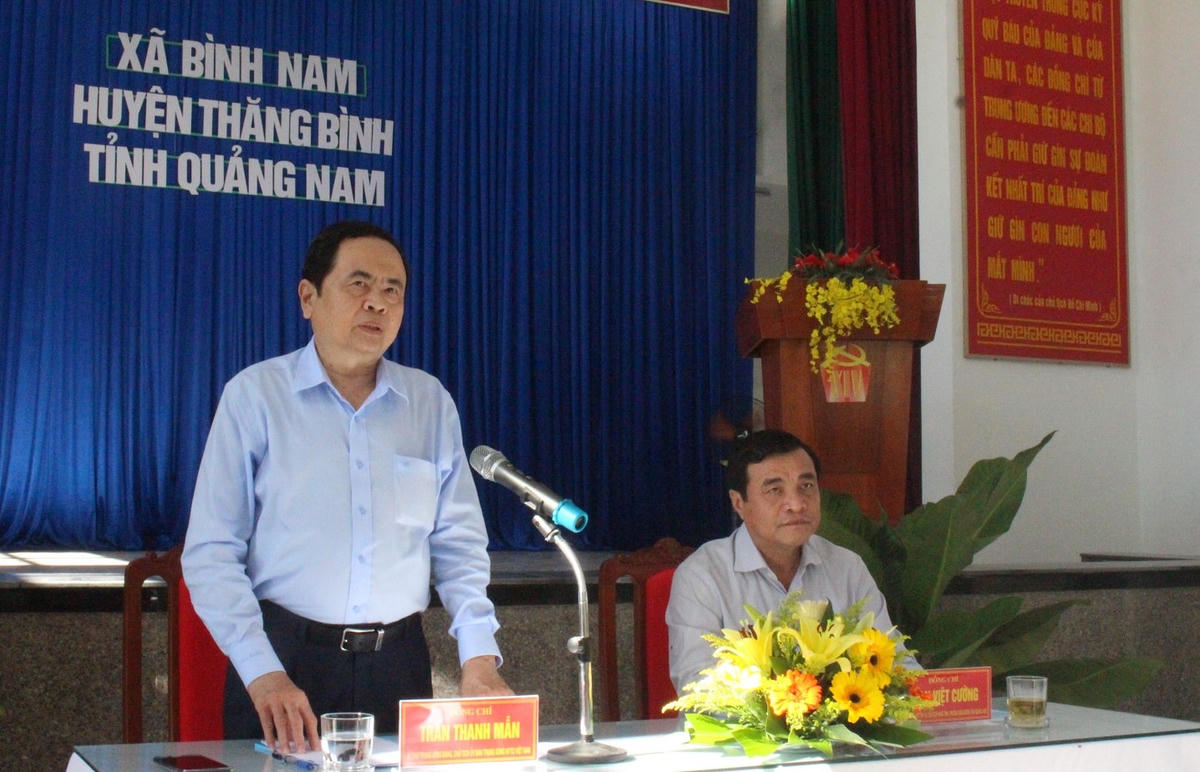 Chủ tịch Trần Thanh Mẫn phát biểu tại buổi làm việc.