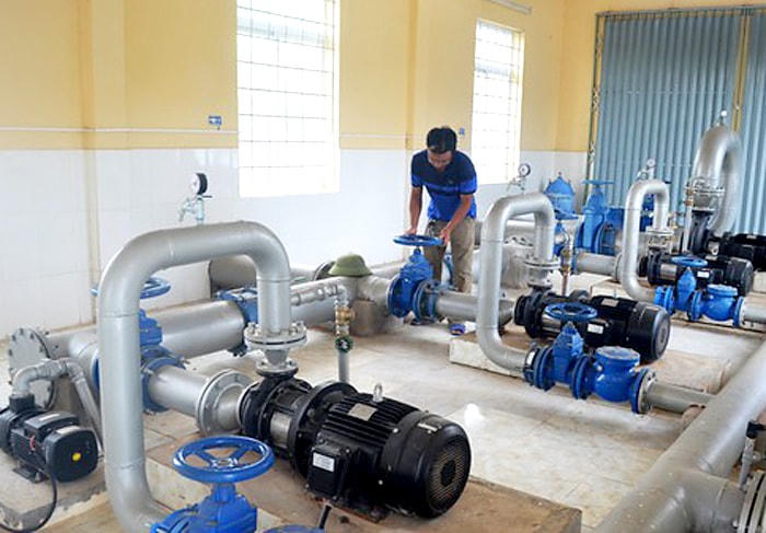 Trong khi Nhà máy nước Kim Sơn, huyện Quế Phong công suất vận hành chỉ 2h/ngày, chỉ phục vụ một lượng rất nhỏ người dân quanh vùng.