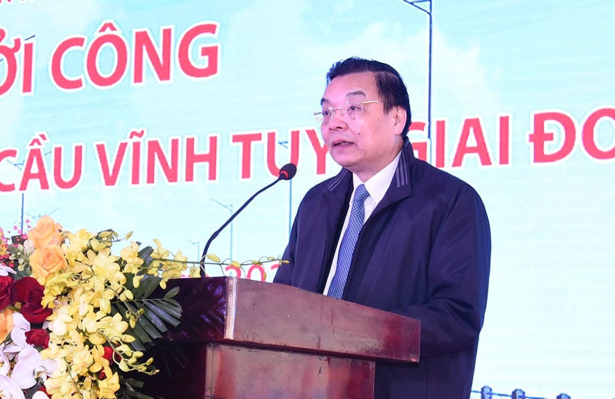 Chủ tịch UBND thành phố Hà Nội Chu Ngọc Anh phát biểu tại buổi lễ.  
