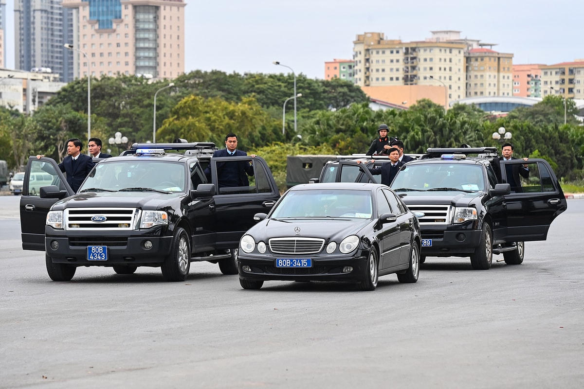 Cảnh vệ diễn tập bảo vệ nguyên thủ khi có khủng bố