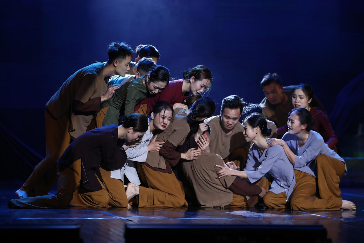 Tổ khúc "Thương về miền Trung".  Ảnh: Nguyễn Mạnh Quang.