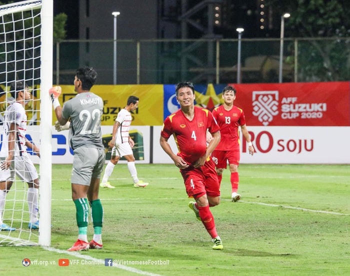 Bùi Tiến Dũng đã có bàn thắng nâng tỉ số lên 3-0