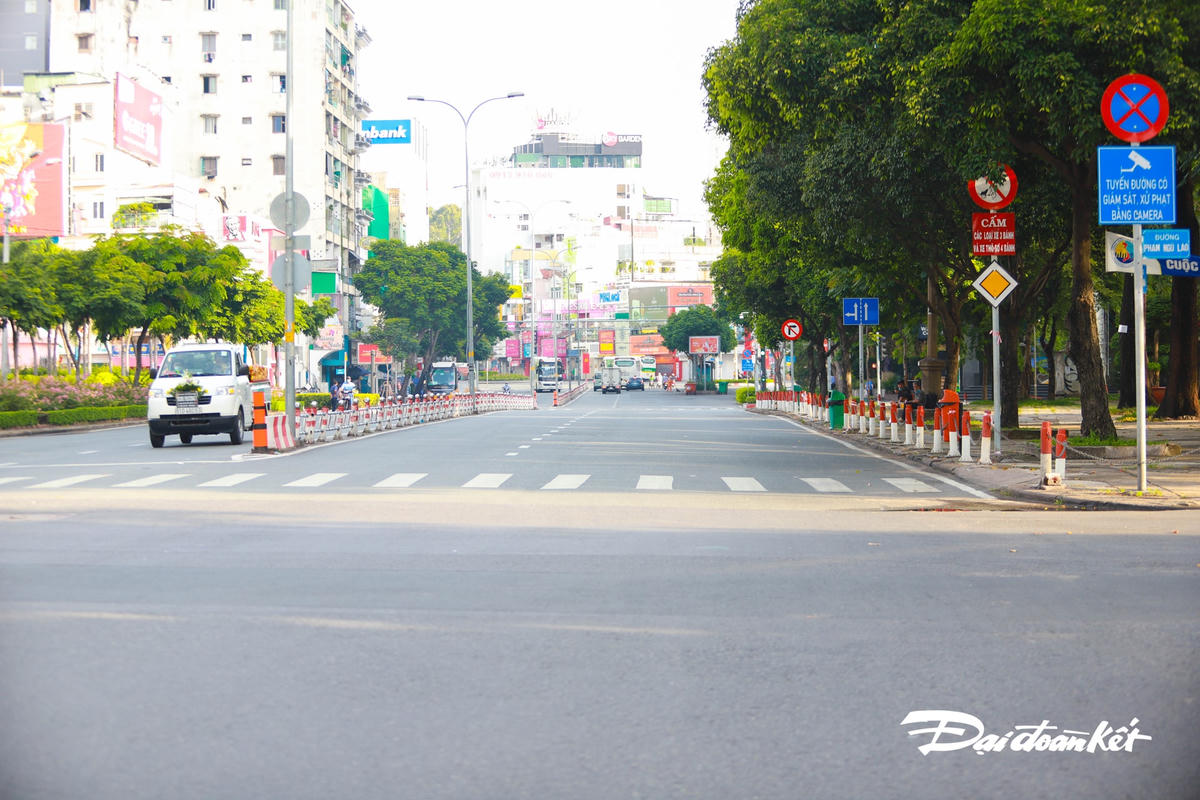 Nút giao đường Cách Mạng Tháng Tám và đường Phạm Ngũ Lão (quận 1).