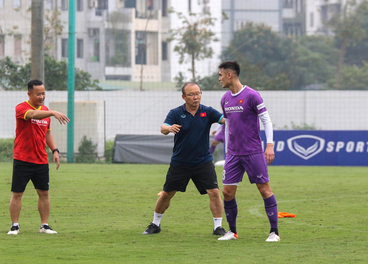 HLV Park Hang Seo chuẩn bị cho hai trận đấu “thủ tục”.