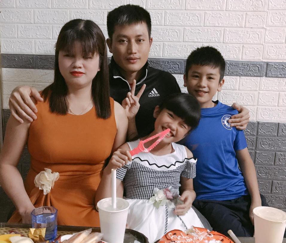 Vợ chồng chị Dung và hai con. Ảnh: Nhân vật cung cấp.