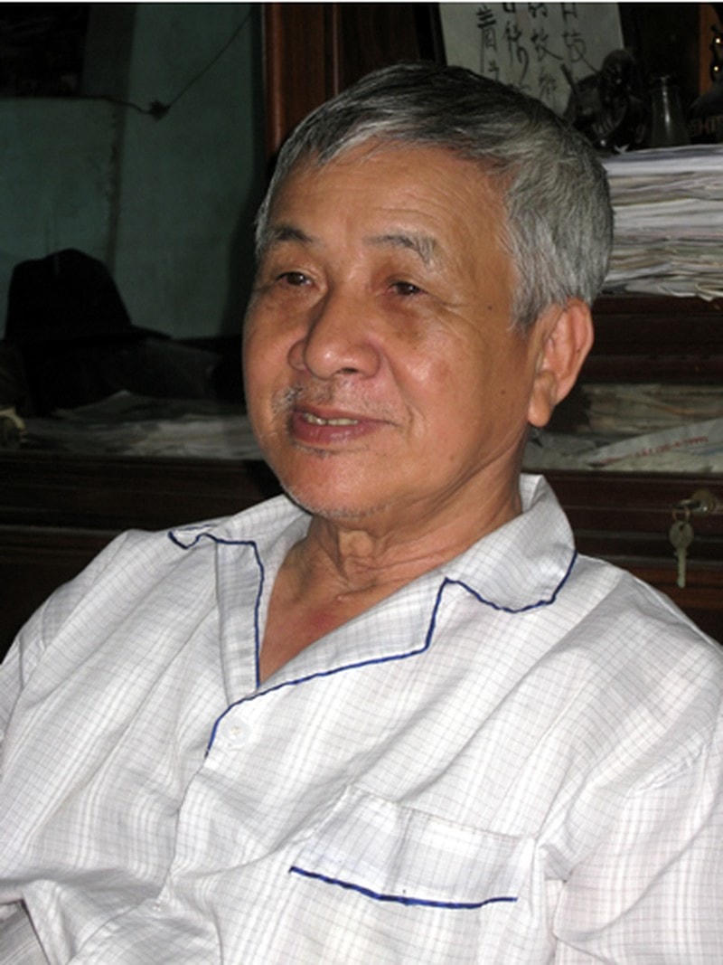 Nhà thơ Ngô Văn Phú.  