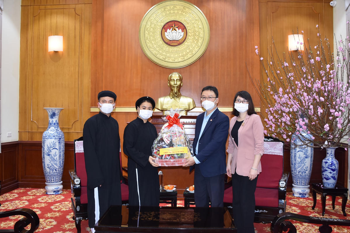 Giáo hội Phật Đường Nam Tông Minh Sư Đạo – Diệu Nam Phật Đường thăm, chúc Tết UBTƯ MTTQ Việt Nam.