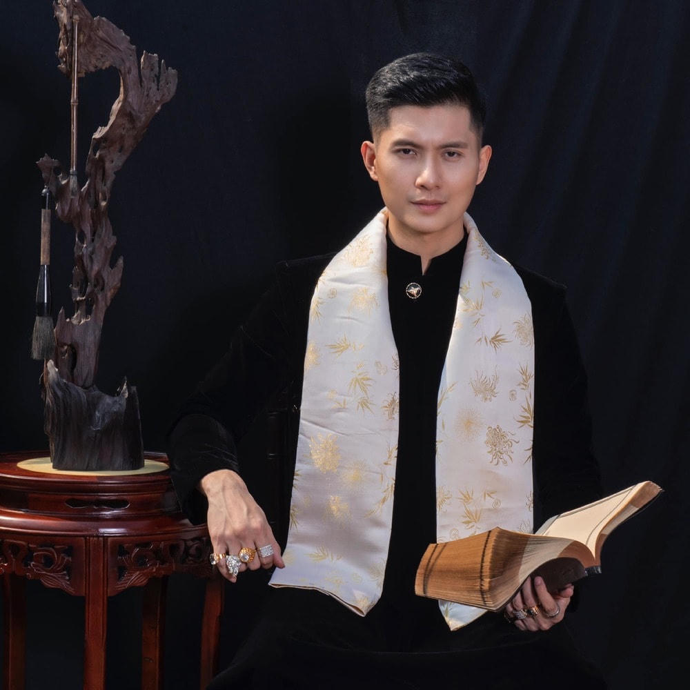 Lâm Bảo Châu là tình địch của Đình Tú trong cuộc chiến dành trái tim người đẹp. 