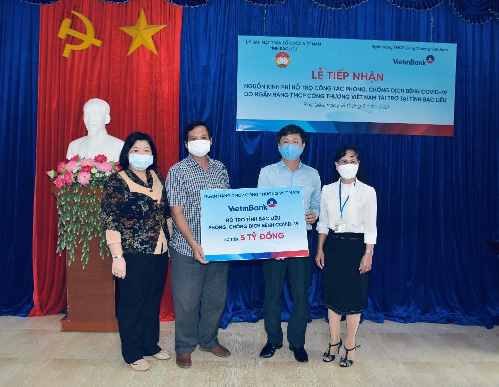 VietinBank vừa hỗ trợ tỉnh Bạc Liêu 5 tỷ đồng phòng, chống dịch COVID-19