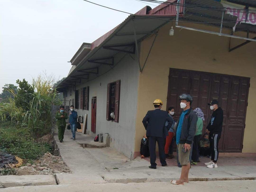 Lực lượng Công an có mặt tại hiện trường để điều tra vụ việc.