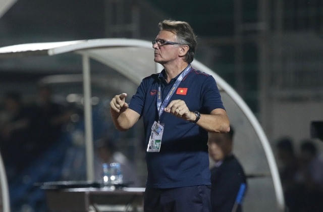 HLV Philippe Troussier.