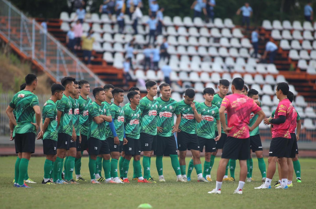 Hiện tại, CLB TPHCM đang tập huấn tại Cần Thơ, dưới sự chỉ đạo của GĐKT Lư Đình Tuấn.