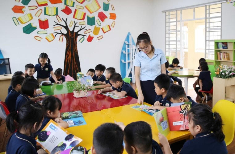 Từ tháng 3/2021, giáo viên công lập không cần có chứng chỉ ngoại ngữ, tin học.