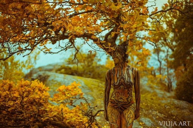 Những bức vẽ 'body-painting' của mùa thu