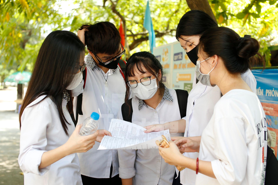 Dù đã dự đoán trước nhưng điểm chuẩn năm nay liên tiếp được xác lập khi có nhiều ngành thí sinh phải đạt điểm gần như tuyệt đối mới trúng tuyển.