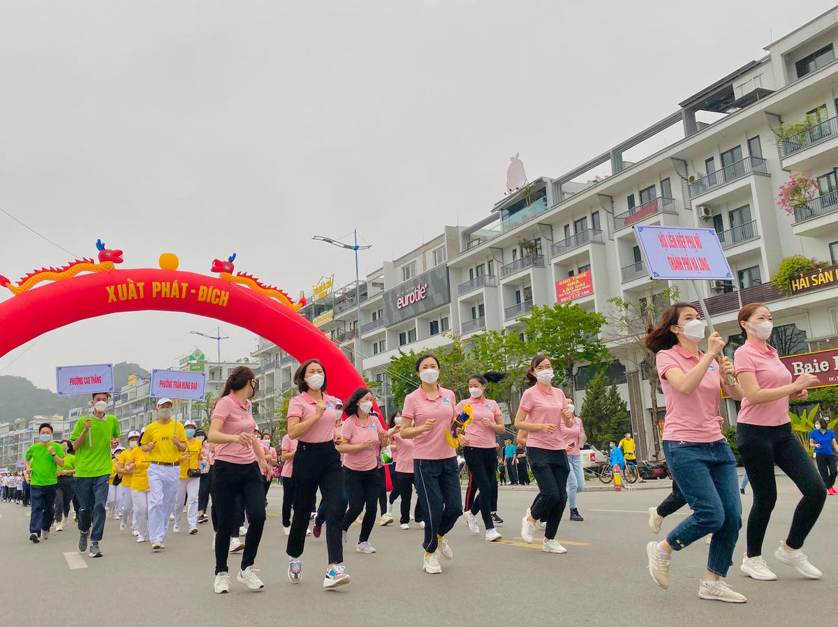Quảng Ninh: Hơn 15.000 người hưởng ứng Ngày chạy Olympic vì sức khỏe toàn dân