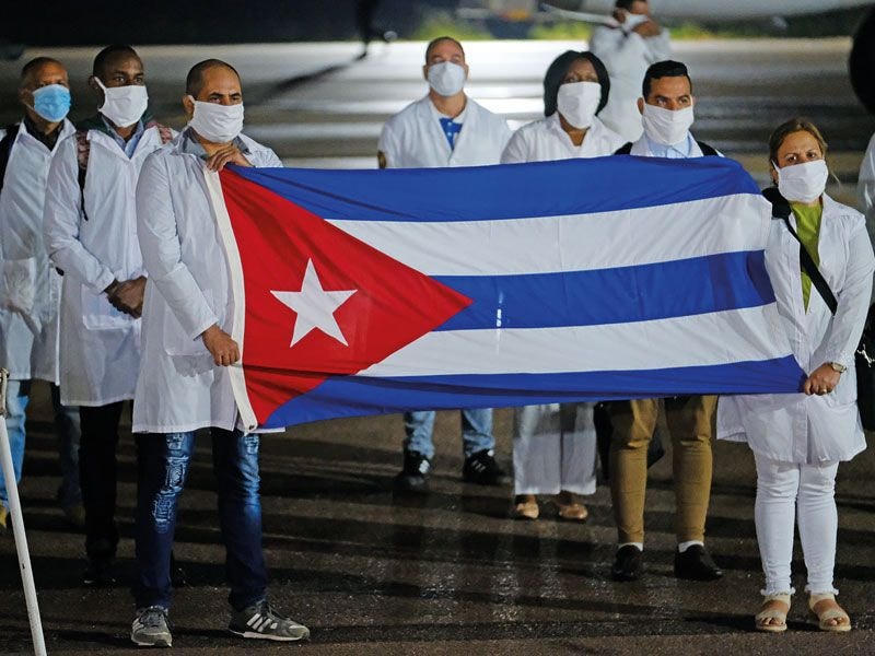Bác sĩ Cuba tới Panama hỗ trợ chống dịch Covid-19