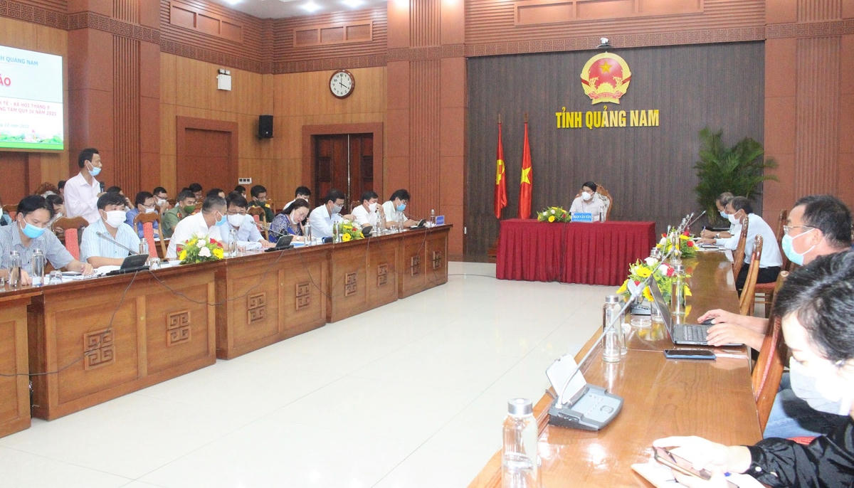 Quang cảnh buổi họp quý III.