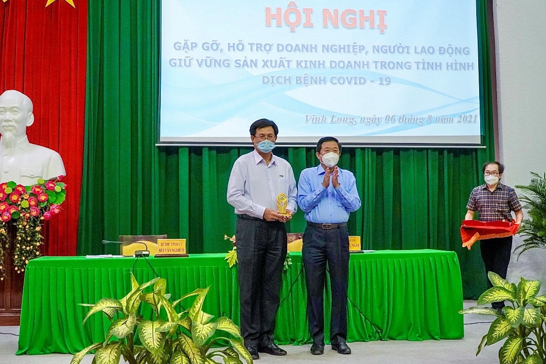 VietinBank tiếp tục dành hơn 27 tỷ đồng hỗ trợ các tỉnh phía Nam phòng, chống dịch COVID-19