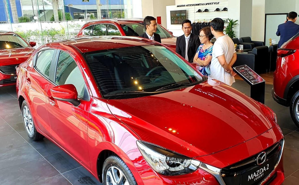 Thị trường biến động trái chiều giữa xe nhập khẩu và xe lắp ráp.