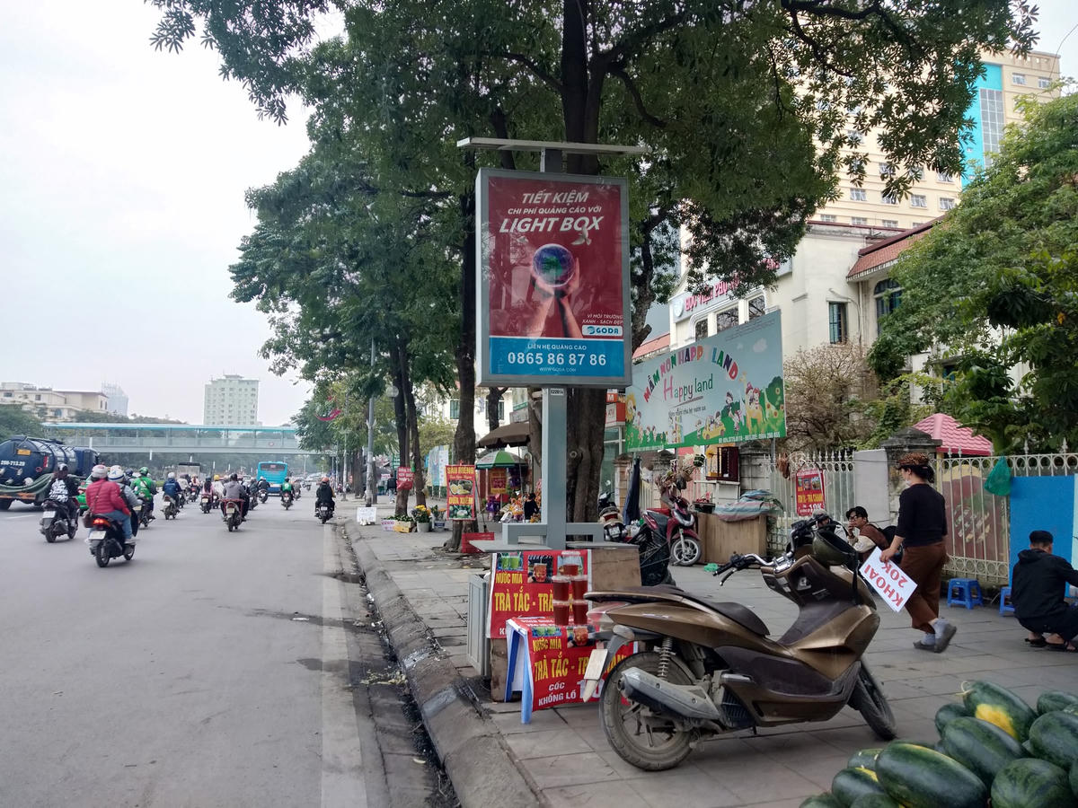 Ngã tư Khuất Duy Tiến - Nguyễn Xiển thùng rác công nghệ đã “biến mất”...