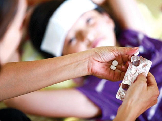 Không dùng thuốc hạ sốt của người lớn cho trẻ nhỏ.